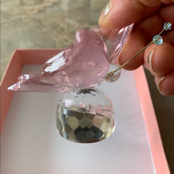 Crystal pink butterfly on clear globe base, brand new in a box, unique, 3x3 - Picture 5 of 10